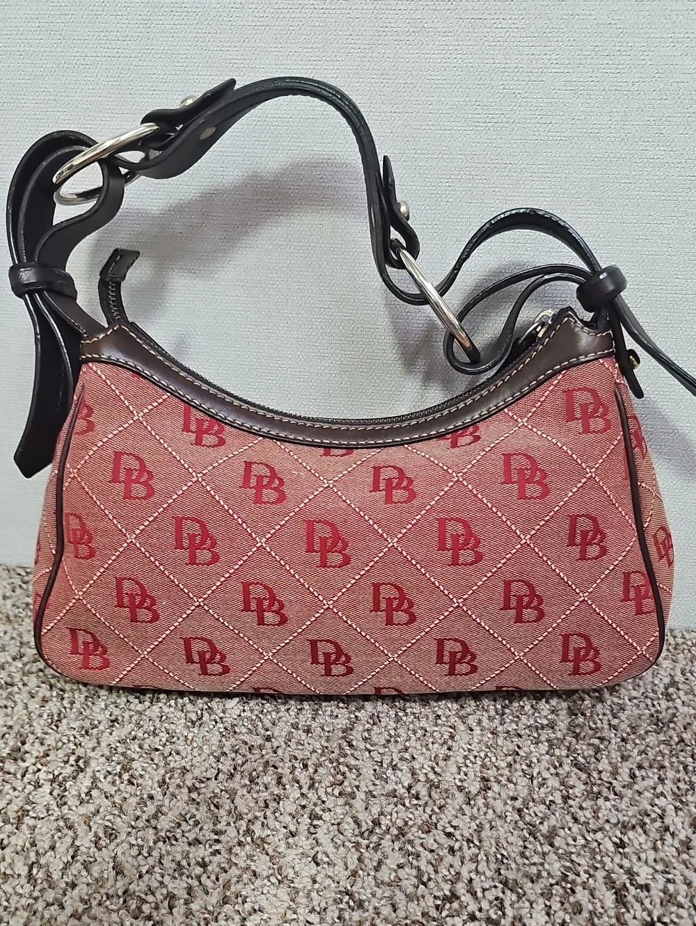 DOONEY & BOURKE RED SIGNATURE QUILT CANVAS SHOULDER BAG BFPM-08-040